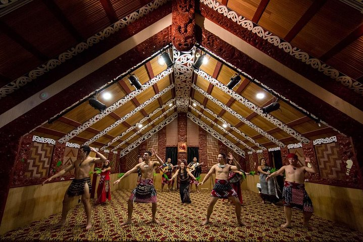 Private Tour - Hobbiton Movie Set & Te Puia (Rotorua) - Photo 1 of 9